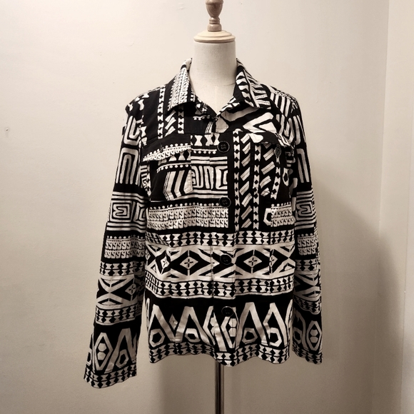 Chic Light Jacket! ⚫️ ⚪️ - Picture 6 of 6